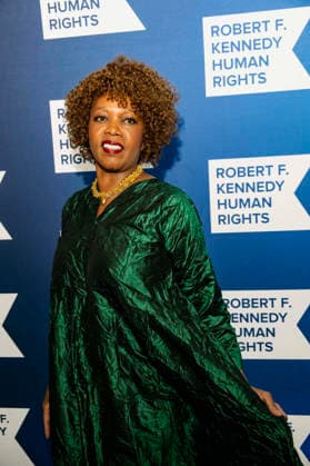 December 9, 2025, New York, New York, USA: Alfre Woodard attends The Robert F. Kennedy Ripple of Hope Awards on December 9, 2025 in New York, NY New York USA - ZUMAb230 20251209_znp_b230_034 Copyright: xLauraxBrettx