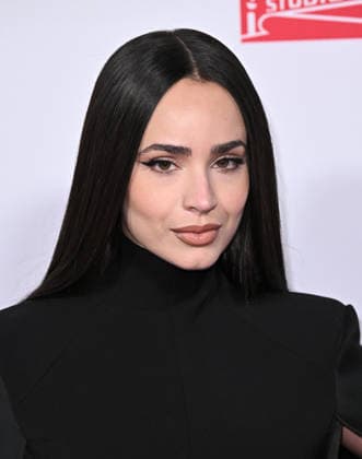 ˜Ella McCay™ World Premiere Sofia Carson arriving to 20th Century Studios™ Ella McCay world premiere held at the El Capitan Theatre on December 9, 2025 in Hollywood, Ca. Hollywood El Capitan Theatre California USA Copyright: xStarbuck AFF-USA.COMx