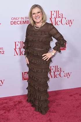Nancy Cartwright at the world premiere of the movie Ella McCay at the El Capitan Theatre Los Angeles, 09 12 2025 Foto:xD.xStarbuckx xFuturexImagex ella_5282