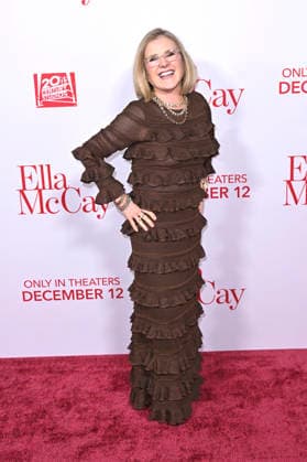 Nancy Cartwright at the world premiere of the movie Ella McCay at the El Capitan Theatre Los Angeles, 09 12 2025 Foto:xD.xStarbuckx xFuturexImagex ella_5285