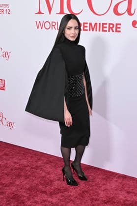 Sofia Carson at the world premiere of the movie Ella McCay at the El Capitan Theatre Los Angeles, 09 12 2025 Foto:xD.xStarbuckx xFuturexImagex ella_5297