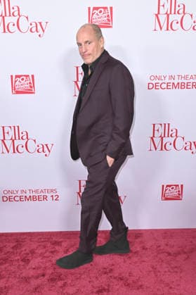 Woody Harrelson at the world premiere of the movie Ella McCay at the El Capitan Theatre Los Angeles, 09 12 2025 Foto:xD.xStarbuckx xFuturexImagex ella_5344