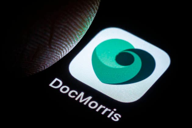Symbol photo The DocMorris app is displayed on a smartphone Berlin, 10 12 2025 Berlin Germany Copyright: xThomasxTrutschelx