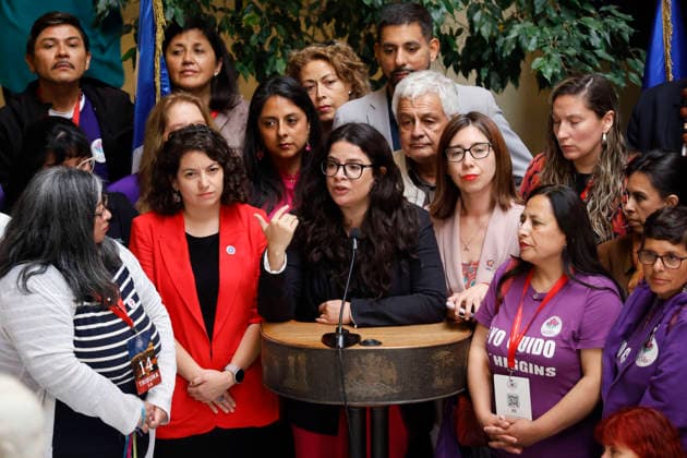 Valparaiso, December 10, 2025 The Minister of Womens Affairs, Antonia Orellana, and the Minister of Social Development and Family, Javiera Toro, hold a press conference after the vote in the Chamber of Deputies 10 12 25Sebastian Cisternas Aton Chile, Valparaiso Chile Aton 1110882  Copyright: SEBASTIANxCISTERNAS xATONxCHILE