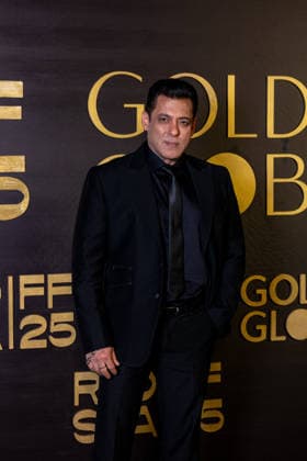 Golden Globes Gala at Red Sea Film Festival - Jeddah Salman Khan attends the Golden Globes Gala Dinner, as part of the 5th edition of the Red Sea Film Festival in Jeddah, Saudi Arabia, on December 10, 2025. Photo by Balkis Press ABACAPRESS.COM Jeddah Saudi Arabia  Copyright: xBalkisxPress ABACAx