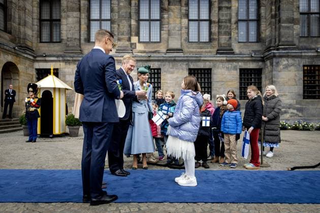 AMSTERDAM King Willem-Alexander and Queen Maxima welcome Finnish President Alexander Stubb and his wife Suzanne Innes-Stubb to Dam Square on the first day of a two-day state visit to the Netherlands. ANP KOEN VAN WEEL netherlands out - belgium out  Copyright: xx x544568297x originalFilename: 544568297.jpg