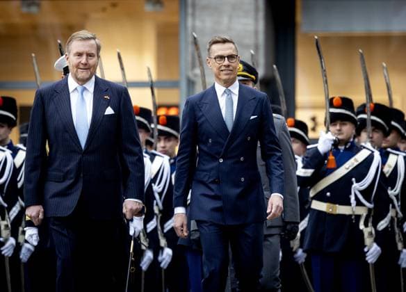 AMSTERDAM King Willem-Alexander and Queen Maxima welcome Finnish President Alexander Stubb and his wife Suzanne Innes-Stubb to Dam Square on the first day of a two-day state visit to the Netherlands. ANP KOEN VAN WEEL netherlands out - belgium out  Copyright: xx x544570671x originalFilename: 544570671.jpg