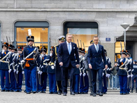 11-12-2025 Amsterdam King Willem-Alexander with the Finnish President Alexander Stubb and Suzanne Innes-Stubb during the welcome ceremony at the Dam square on the 1st day of the 2 day statevisit to the Netherlands. Â  Copyright: xPPEx