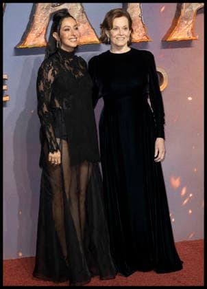 . 11 12 2025. London, United Kingdom. Oona Chaplin and Sigourney Weaver arriving at the Avatar: Fire and Ash premiere in London.  xStephenxLockx xi-Imagesx IIM-26449-0019