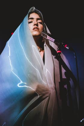 Joan Thiele live in Rome, Italy - 11 Dec 2025 Singer Joan Thiele performs live on stage at Largo Venue in Rome. Rome Italy Copyright: xValeriaxMagrix xSOPAxImagesx JOAN_THIELE_LARGO_01