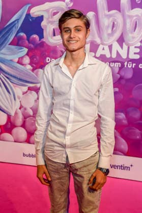 ABBberlin Tyler von Jascheroff as guest at the opening of Bubble Planet Das Erlebnismuseum für alle Sinne in der Arena Berlin 11 12 2025 Berlin Germany