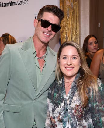 Red carpet for teh Giving A Smile Foundation Gala at The Beverly Hilton Featuring: Robin Thicke, Rebecca Ray Where: Los Angeles, California, United States When: 11 Dec 2025 Credit: Faye s Vision Cover Images EDITORIAL USE ONLY. NOT FOR USE BY NEWSPAPERS BASED IN THE UK. Copyright: xx coverimg55333614