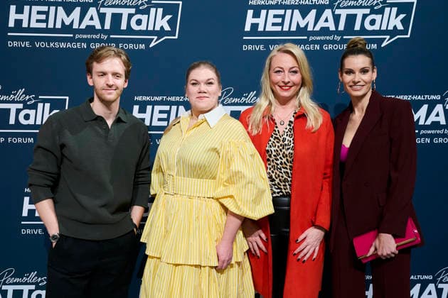 4 Peemöllers Heimat Talk Timur Bartels , Gisa Flake , Rebecca Kunikowski , Ilka Peemöller 4 Peemöllers Heimat Talk at the DRIVE Volkswagen Group Forum in Berlin on 11 12 2025 Copyright: xEventpressxRadkex