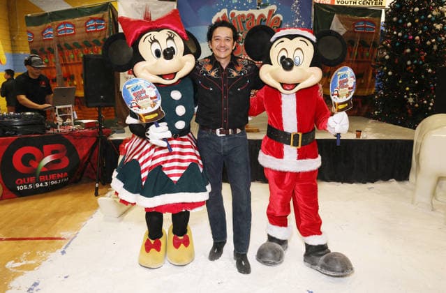 44th Annual Miracle on 1st Street Christmas Toy Giveaway at Hollenbeck Youth Center Featuring: Gabriel Luna Where: Los Angeles, California, United States When: 13 Dec 2025 Credit: Faye s Vision Cover Images EDITORIAL USE ONLY. NOT FOR USE BY NEWSPAPERS BASED IN THE UK. Copyright: xx coverimg55336752