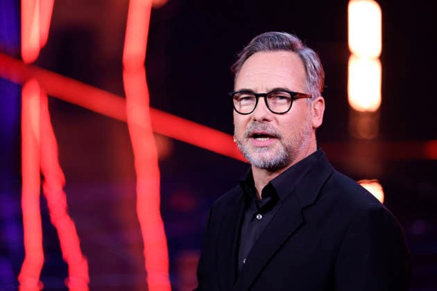 Presenter Matthias Opdenhövel in the Prosieben show The Masked Singer at the MMC Studios in Ossendorf Cologne, 13 12 2025 NRW Germany Copyright: xChristophxHardtx