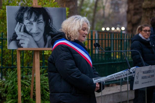 Inauguration of The Jane Birkin Footbridge - Paris ... attending the inauguration of the footbridge « Jane Birkin » in Paris, France on December 13, 2025. Photo by Denis Prezat ABACAPRESS.COM Paris France  Copyright: xPrezatxDenis ABACAx