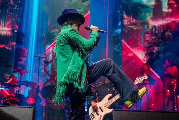 Jamiroquai live at The O2 Arena in London - 14 Dec 2025 Jay Kay and band Jamiroquai seen performing live on stage at the O2 Arena Funk and acid jazz band Jamiroquai lead by Jay Kay played a second date at London s O2 Arena on 14th December 2025 the last date of their The Heels Of Steel Tour London United Kingdom Copyright: xBonniexBritainx xSOPAxImagesx JKA05133