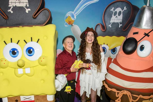 ABBberlin Santiago Ziesmer and Klaudia Giez as guests on the yellow carpet at the German premiere of SPONGEBOB SCHWAMMKOPF PIRATEN AHOI at the cinema in the Kulturbrauerei on 14 12 2025 Berlin Germany