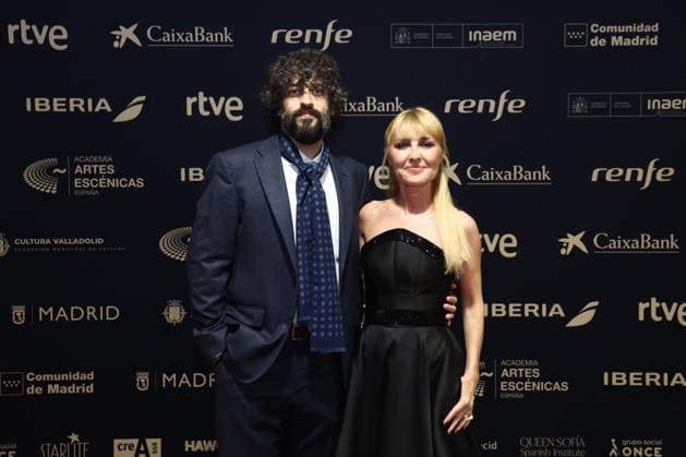 Photocall prior to the Gala of the Academy of Performing Arts of Spain The director of the Teatro Calderón, José María Esbec, and the president of the Academy, Cayetana Guillén Cuervo, pose during the photocall prior to the Gala of the Academy of Performing Arts of Spain, at the Teatro Calderón, on December 15, 2025, in Valladolid, Castilla y León Spain The Academy of Performing Arts of Spain, in collaboration with the Municipal Foundation of Culture of Valladolid, celebrates its Gold Medals and Honors Ceremony, with the collaboration of the Fundación Municipal de Cultura de Valladolid, celebrates its Gold Medals and Distinctions of Honor Award Ceremony, a recognition to individuals or entities with an outstanding professional career in th  Copyright: xPhotogenic ClaudiaxAlbax 7171750
