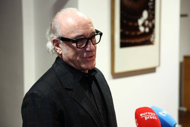 Photocall prior to the Gala of the Academy of Performing Arts of Spain The actor Roberto Alvarez attends the media during the photocall prior to the Gala of the Academy of Performing Arts of Spain, at the Teatro Calderón, on December 15, 2025, in Valladolid, Castilla y León Spain The Academy of Performing Arts of Spain, with the collaboration of the Municipal Foundation of Culture of Valladolid, celebrates its ceremony of Gold Medals and Distinctions of Honor, a recognition of individuals or entities with an outstanding professional career in the field of performing arts in Valladolid, celebrates its Gold Medals and Distinctions of Honor Award Ceremony, a recognition to individuals or entities with an outstanding professional career in the  Copyright: xPhotogenic ClaudiaxAlbax 7171766