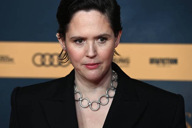 Emily COX, actress, portrait, portrait, portrait, cropped single image, single motif, red carpet, red carpet show, arrival, arrival, film premiere DER MEDICUS 2 on 15 12 2025 at the Cinedom cinema in Cologne,