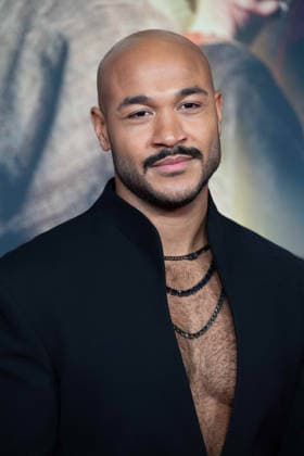 Red carpet, red carpet show, arrival, arrival, film premiere DER MEDICUS 2 on 15 12 2025 at the Cinedom cinema in Cologne,