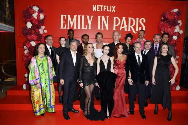 Emily in Paris, Photocall in Paris for new season on netflix 451584 2025 12 15 PARIS France Collins, Lily Leroy Beaulieu, Philippine Bravo, Lucas Park, Ashley Laviscount, Lucien  Copyright: x xMarcelx xStarfacex STAR_451584_011
