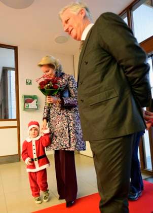 King Philippe And Queen Mathilde Visit Convalescent Home NIEUWPOORT, BELGIUM - DECEMBER 16: King Philippe and Queen Mathilde pictured paying a Christmas visit to the non-profit organisation Samana at the Ter Duinen holiday and convalescent home in Nieuwpoort on December 16, 2025 in NIeuwpoort, Belgium, 16 12 2025 NIeuwpoort Belgium  Copyright: xPhilipxReynaersx