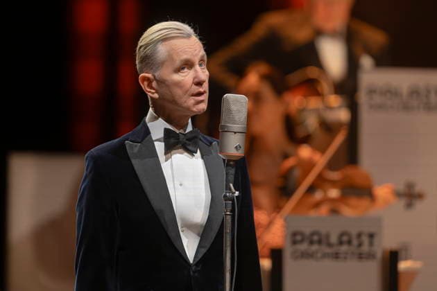Max Raabe Palast Orchester with the program Hummel streicheln live on two evenings in the sold-out Kulturpalast Dresden
