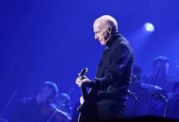 Night of the Proms Erfurt 16 12 2025, Erfurt, Messehalle, Night of the Proms Classical meets pop with musical accompaniment by the Antwerp Philharmonic Orchestra under the direction of conductor Alexandra Arrieche, great artists perform and inspire the audience in the picture Midge Ure