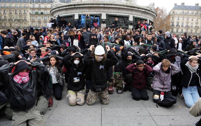 Student protest in Paris PARIS, FRANCE - DECEMBER 07: French students demonstrate against the increase of the subscription fees for foreigners students on Place de la Republique in Paris, France on December 07, 2018. Ile-de-France France. Editorial use only. Please get in touch for any other usage. Copyright: x2025xAnadoluxMustafaxYalcınx