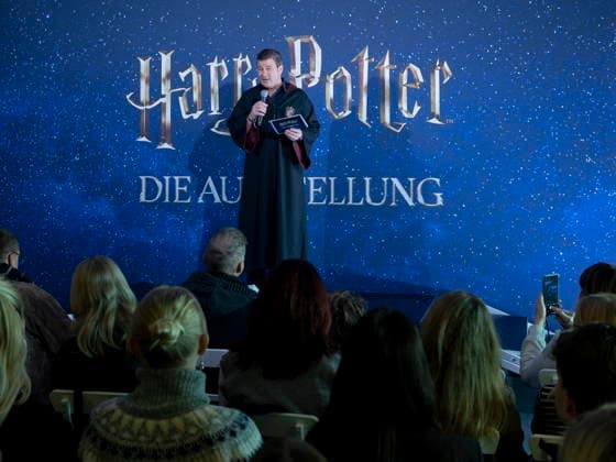 Paul Zaller President and CEO of Imagine Exhibitions, Inc during the exhibition opening Harry Potter The Exhibition at the Erlwein Forum in Dresden It is the most comprehensive collection of Harry Potter movie props and costumes to date Harry Potter The Exhibition can be experienced until May 3, 2026