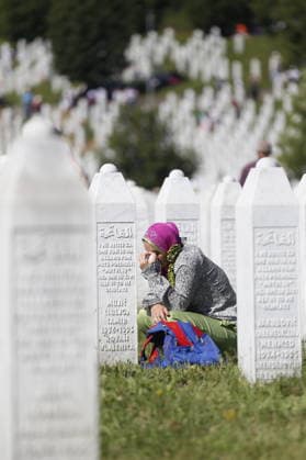 71 victims of Srebrenica genocide will be buried in Potocari SREBRENICA, BOSNIA AND HERZEGOVINA - JULY 11: A Bosnian woman grieves during a funeral ceremony of newly identified 71 Srebrenica genocide victims, to mark the 22nd anniversary of the Srebrenica genocide, at Potocari Memorial Center in Potocari village of Srebrenica, Bosnia and Herzegovina on July 11, 2017. Serbian army led by Ratko Mladic carried out a genocide and killed more than 8 000 Bosnian in Srebrenica on 11th July 1995. Bosna Hersek World. Editorial use only. Please get in touch for any other usage.  Copyright: x2025xAnadoluxKemalxZorlakx