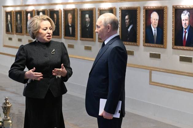 Russia Putin Parliament 9079184 24.12.2025 Russian President Vladimir Putin and Federation Council speaker Valentina Matvienko talk before a session at the Federation Council, the Upper House of the Russian Parliament, in Moscow, Russia. Dmitriy Duhanin Sputnik Moscow Russia Copyright: xDmitriyxDuhaninx