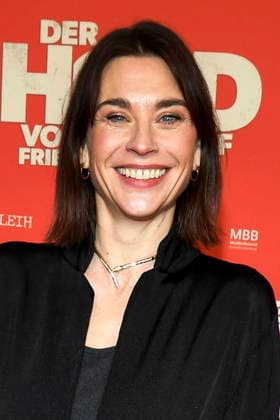 ABBberlin Christiane Paul Actress on the red carpet at the world premiere of the movie DER HELD VOM BAHNHOF FRIEDRICHSTRASSE at Delphi Filmpalast Berlin on 02 12 2025 Berlin Germany