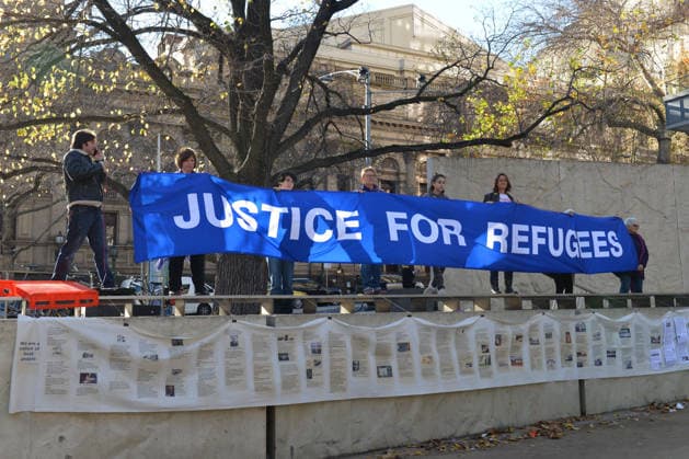 World Refugee Day in Melbourne MELBOURNE, AUSTRALIA - JUNE 21: People hold banners as they gather to mark World Refugee Day in Melbourne, Australia on June 21, 2015. Queensland Australia. Editorial use only. Please get in touch for any other usage.  Copyright: x2025xAnadoluxRecepxÅžakarx