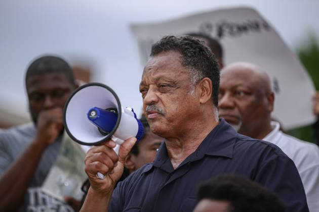 Protest over Michael Brown shooting in Ferguson continues FERGUSON, UNITED STATES - AUGUST 16: Reverend Jesse Jackson delivers a speech as Americans shout slogans and hold banners during a demonstration against the death of eighteen-year-old unarmed teen Michael Brown in Ferguson, Missouri on August 16, 2014. Brown, allegedly stole some cigars, shot dead by police in the St. Louis suburb of Ferguson, Missouri on August 09, 2014. New York United States. Editorial use only. Please get in touch for any other usage.  Copyright: x2025xAnadoluxBilginxS.xÅžaÅümazx