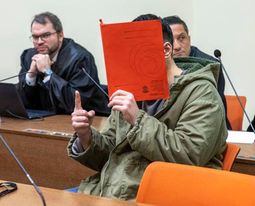 Start of the trial against the Munich driver on the rampage accused Noori Farhad on suspicion of murder in court in Munich with his defense lawyers Johann Bund li and Ömer Sahinci Date 16 01 2026