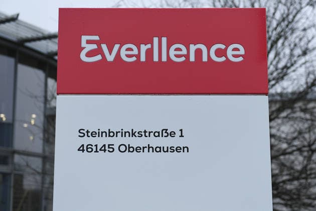 Everllence SE Plant Oberhausen on 14 01 2026 in Oberhausen Everllence SE Societas Europaea , until 3 June 2025 MAN Energy Solutions SE, based in Augsburg, is a supplier of large diesel engines and turbomachinery for maritime and stationary applications The compan xRx