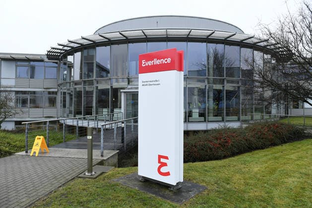Everllence SE Plant Oberhausen on 14 01 2026 in Oberhausen Everllence SE Societas Europaea , until 3 June 2025 MAN Energy Solutions SE, based in Augsburg, is a supplier of large diesel engines and turbomachinery for maritime and stationary applications The compan xRx