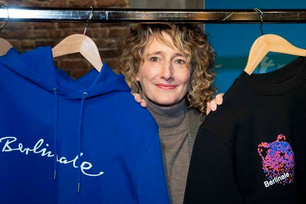 abb Tricia Tuttle with new Berlinale merchandising , the director of the Berlin International Film Festival, at the Berlinale 2026 program press conference on 20 01 2026 at the Akademi der Künste Berlin The 76th Berlin International Film Festival from February 12 to 22, 2026 Berlin Germany