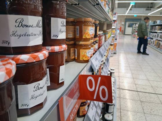 Marktkauf shopping in times of inflation Marktkauf shopping in a supermarket or discount store