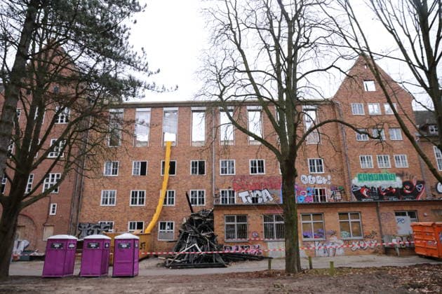 View of the building during a public tour of the otherwise inaccessible outdoor areas of the old state parliament building on the Brauhausberg in Potsdam, January 24, 2026 A campus of the University of Potsdam is to be built on the site Campus Brauhausberg Potsdam