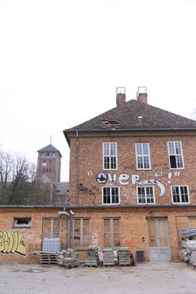 View of the building during a public tour of the otherwise inaccessible outdoor areas of the old state parliament building on the Brauhausberg in Potsdam, January 24, 2026 A campus of the University of Potsdam is to be built on the site Campus Brauhausberg Potsdam
