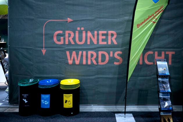 Gruene Woche Berlin DEU, Deutschland, Germany, Berlin, 23.01.2026 Logo Gruener Grüner wird es Nicht zum Thema Abfall und Ernaehrungssicherheit und oekologische Landwirtschaft vom Forum Moderne Landwirtschaft auf der Messe der Internationalen Gruenen Woche unter dem Motto Tradition trifft Zukunftsvisionen Gutes Essen Starkes Land Zukunftsfeste Landwirtschaft 100 Jahre 1926 - 2026 in Berlin Deutschland . Die Internationale Gruene Woche Berlin ist eine internationale Verbrauchermesse und Ausstellung der Ernaehrungswirtschaft Landwirtschaft Gartenbau und fuer landwirtschaftliche Produkte aus aller Welt. Die Messe gibt aktuellen gesellschaftlichen Fragen wie Klimaschutz Kreislaufwirtschaft Ressourcenschonung und nachhaltige Landnutzung eine Bue