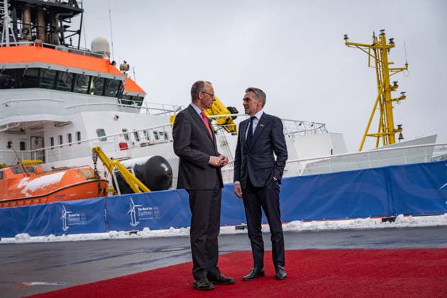Friedrich Merz, Federal Chancellor of Germany, with Dick Schoof, Prime Minister of the Netherlands, from left, on his arrival at the Cruise Center Baakenhöft 3rd North Sea Summit 2026 in Hamburg, Germany 3 North Sea Summit 2026 in Hamburg, Germany, Hamburg Hamburg Germany Cruise Center Baakenhöft