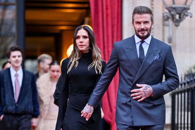 Victoria Beckham and her husband David Beckham Victoria Beckham, accompanied by her family, leaving the Hotel La Réserve to go to the Ministry of Culture to be made a Knight of the Order of Arts and Letters in Paris, France, on January 26, 2026 Yehiel Chekroune Bestimage Victoria Beckham, accompanied by her family, leaving the Hotel La Réserve to go to the Ministry of Culture to be made a Knight of the Order of Arts and Letters in Paris, France, on January 26, 2026 Paris France  Copyright: xYehielxChekrounex xBestimagexYehielxChekrounex xBestimagex