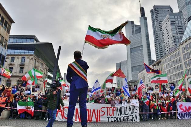 31 1 2026 Iran protest in Frankfurt Demonstration in Frankfurt against the Iranian regime According to the police, between 6000 and 8000 people took part in the protest Frankfurt am Main Rathenauplatz Hesse Germany