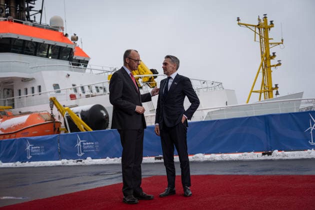 Federal Chancellor Friedrich Merz, left, receives Dick Schoof, Prime Minister of the Netherlands, in front of the multifunctional ship Neuwerk 3rd North Sea Summit 2026 in Hamburg, Germany 3 North Sea Summit 2026 in Hamburg, Germany, Hamburg Hamburg Germany Cruise Center Baakenhöft