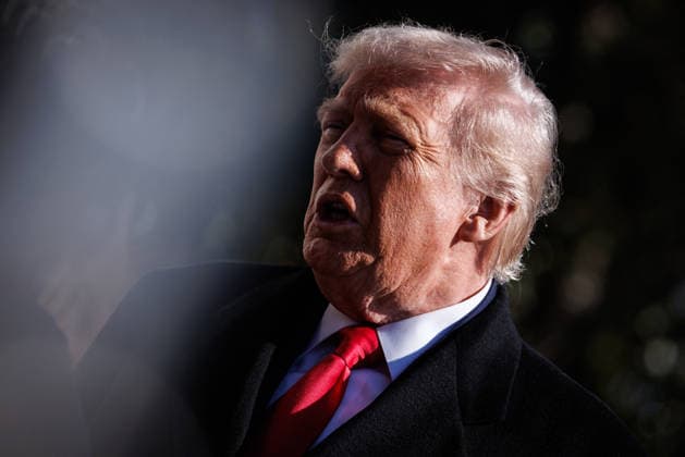 DC: President Donald Trump and First Lady Melania Trump Depart White House U.S. President Donald Trump speaks to reporters before departing from the South Lawn of the White House in Marine One on February 13, 2026 in Washington, D.C. The President and First Lady are heading to Fort Bragg in North Carolina to meet with U.S. military families before heading to the Presidents private club, Mar-a-Lago in Palm Beach, Florida for the weekend. (Photo by Samuel Corum Pool ABACAPRESS.COM) Washington DC United States  Copyright: xPool ABACAx